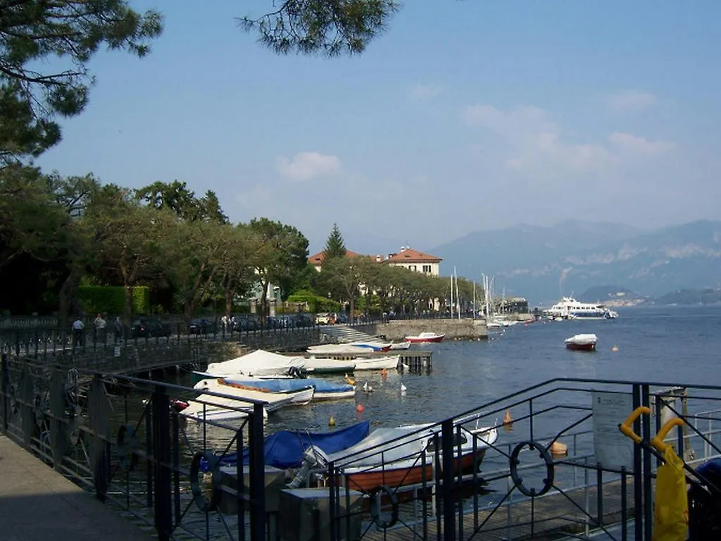 Villa Dei Poeti Lenno 0*,